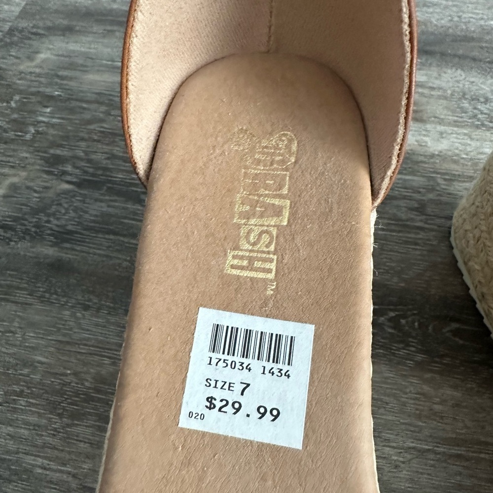 Brash Cream and Tan Wedge Sandals - Picture 4 of 4
